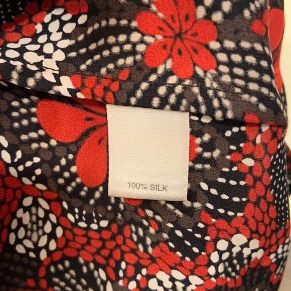 St. John Silk Floral Print Top / Size: PS - Picture 5 of 6